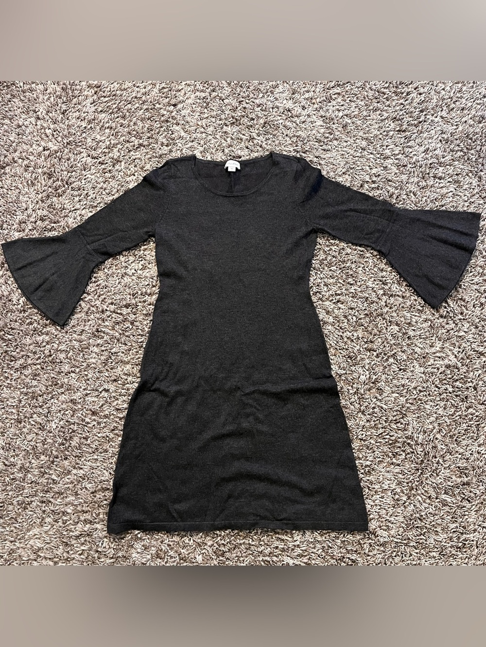 Calvin Klein gray bell sleeve midi sweater dress women’s small